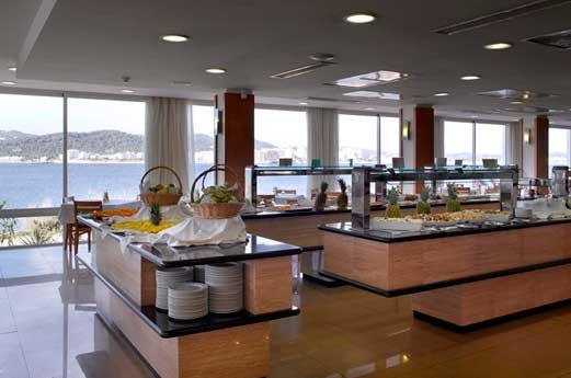 Amare Beach Hotel restaurant